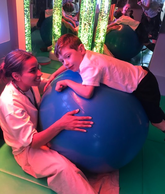Pupil in sensory ball